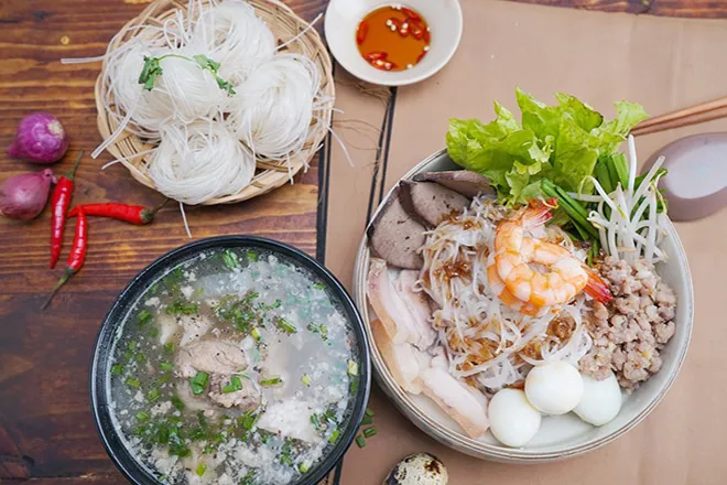 Mắm bò hoc và bún num-bo-choc phố Miên