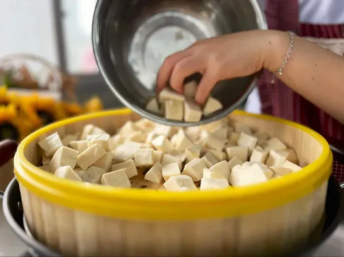 Mẹ đảm Hà Nội mách nhỏ cách nấu chè sắn mochi dẻo ngon cho ngày đông lạnh