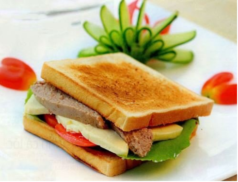 Món bánh sandwich đủ chất cho bữa sáng