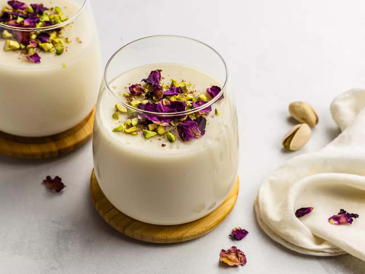 Món pudding hoa hồng giúp làn da mịn màng, trắng sáng