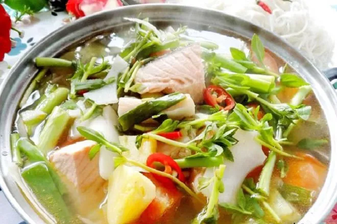 Ngày lạnh nấu lẩu măng chua