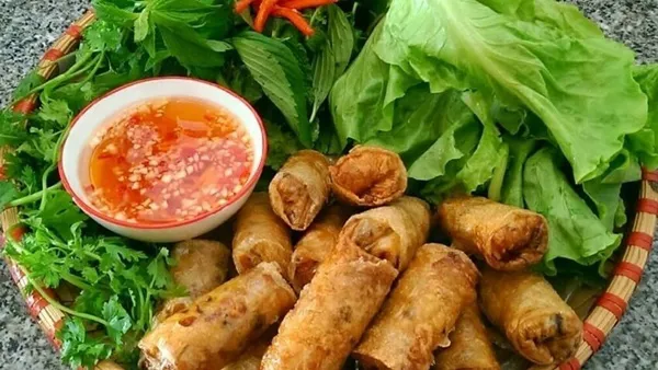 Ngô không chỉ để luộc, biến tấu nguyên liệu quen thuộc này thành 4 món ăn sau cũng ngon nức nở