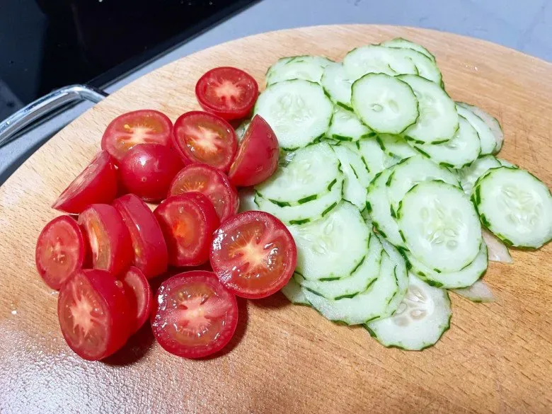 Nhà còn củ khoai tây to, đem trộn salad đơn giản kiểu này vừa ngon lại thanh mát