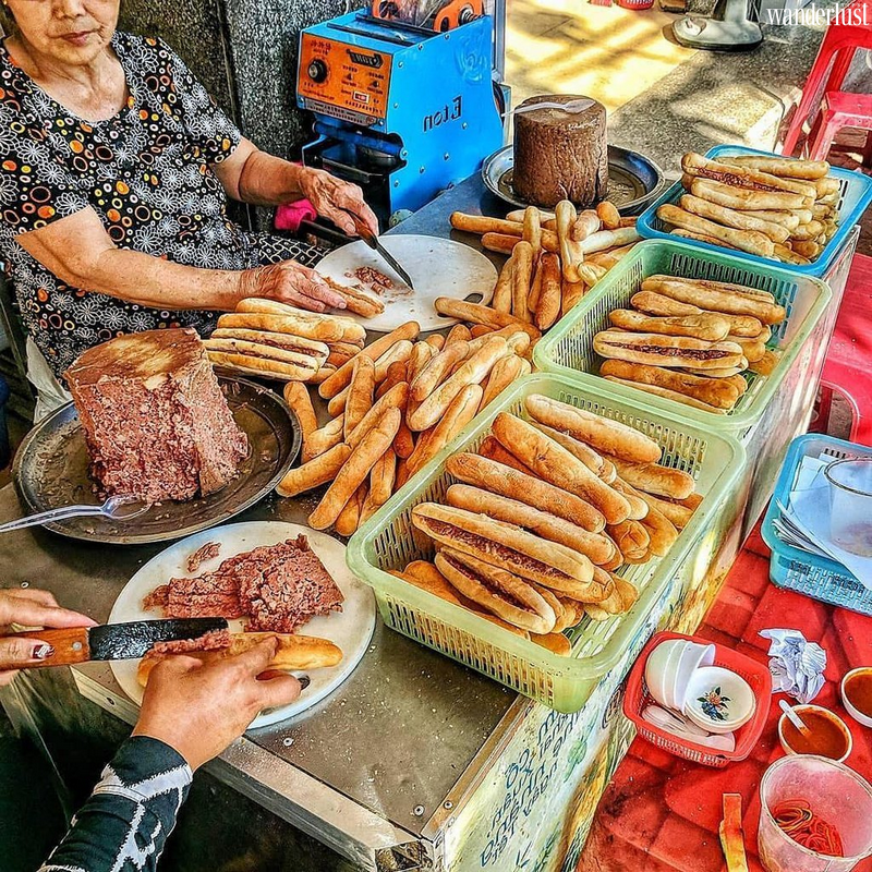 Những chiếc bánh mì cay Hải Phòng