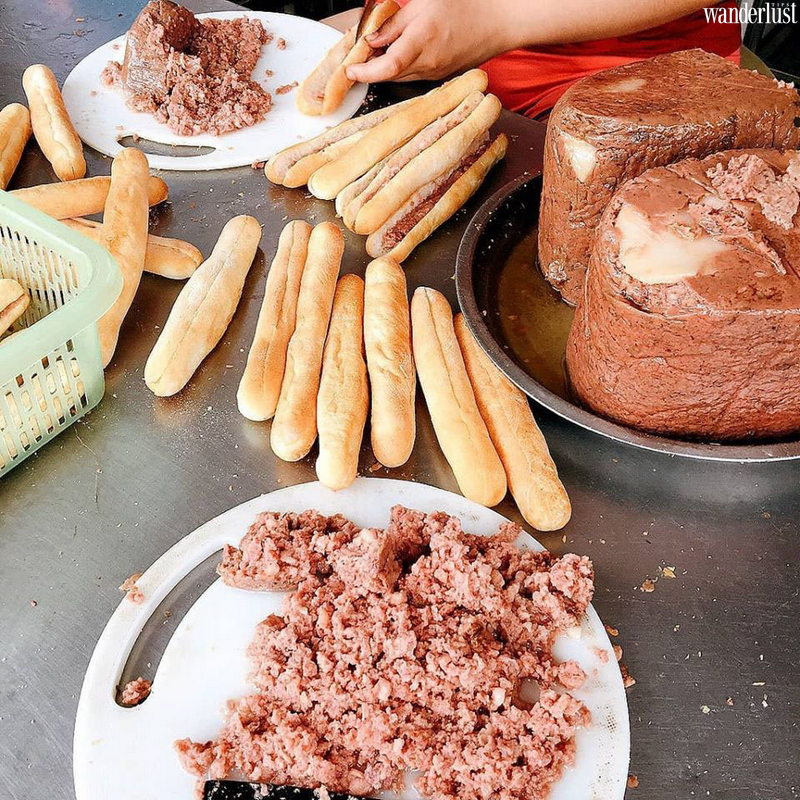 Những chiếc bánh mì cay Hải Phòng