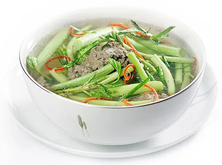 Vị mùa hạ trong canh cua rau nhút