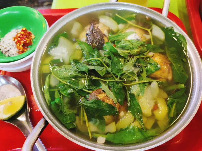 Vịt lộn um bầu: Món ăn ‘thần dược’ ở Huế