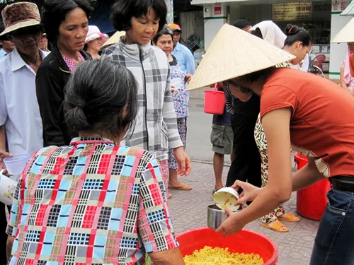 Ăn chay và thưởng thức thiền trà tại Thiện Đông