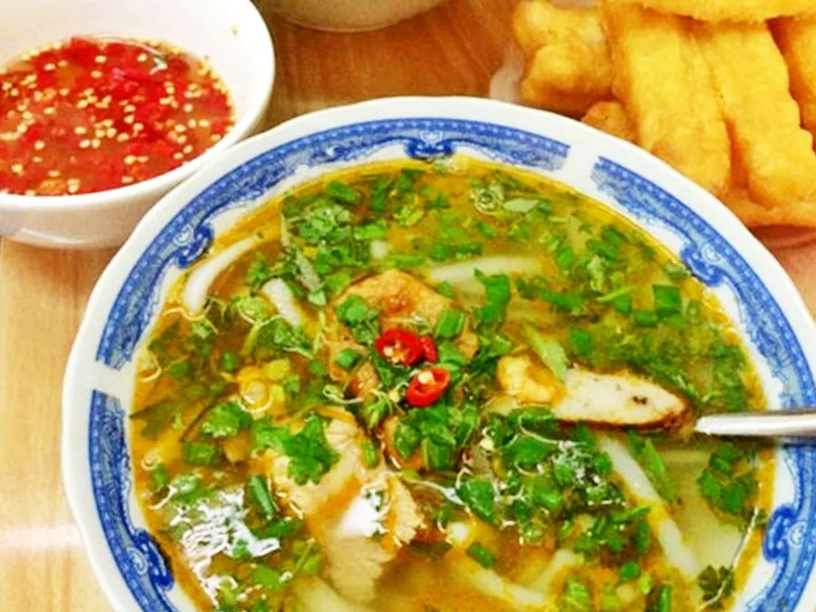 Bánh canh – đặc sản bình dân vạn người mê ở Quảng Bình