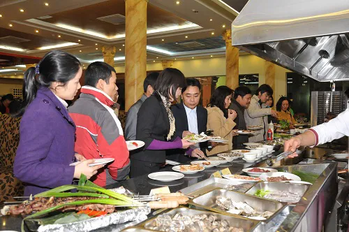 Buffet hải sản dành cho thực khách khó tính nhất .