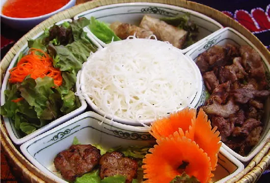 Bún Thái, món ăn sáng tạo ở Sài Gòn