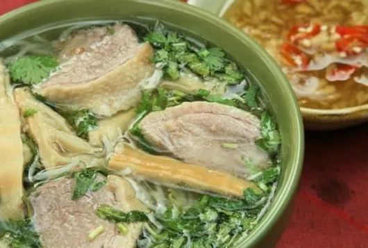 Bún Thái, món ăn sáng tạo ở Sài Gòn