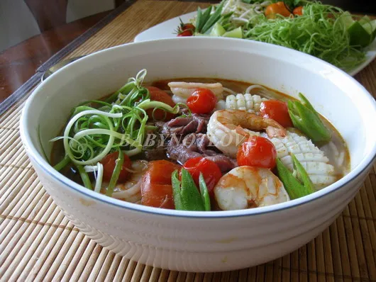 Bún Thái, món ăn sáng tạo ở Sài Gòn