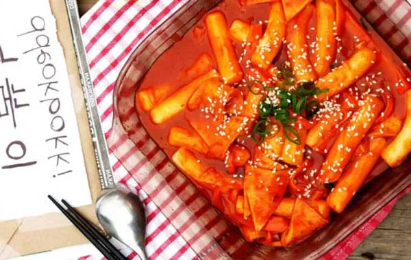 Cách làm tokbokki bằng bột gạo đơn giản| Làm bánh gạo ngon tại nhà