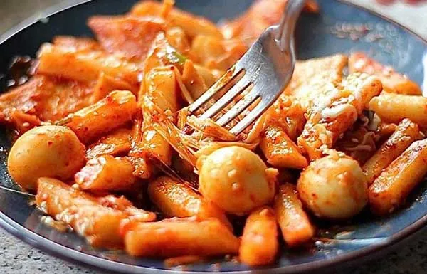 Cách làm tokbokki bằng bột gạo đơn giản| Làm bánh gạo ngon tại nhà