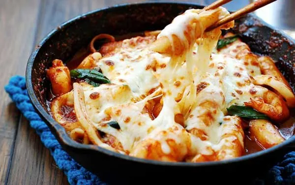 Cách làm tokbokki bằng bột gạo đơn giản| Làm bánh gạo ngon tại nhà