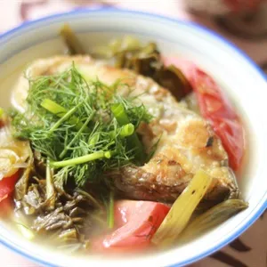 Canh cá chép nấu dưa chua