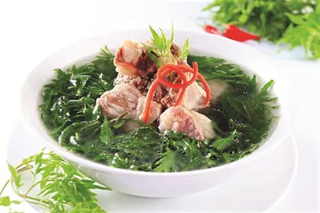 Canh sườn lá đinh lăng