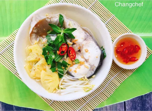 Canh sườn nấu chua