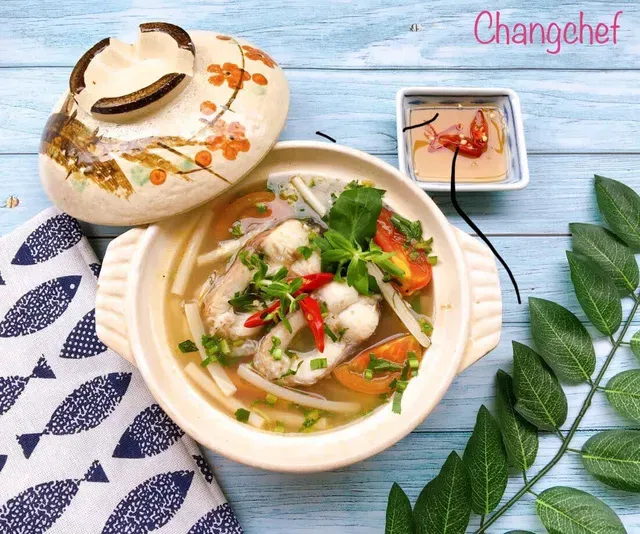 Canh sườn nấu chua