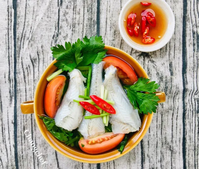 Canh sườn nấu chua