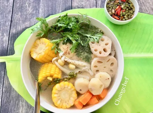 Canh sườn nấu chua