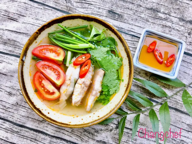 Canh sườn nấu chua