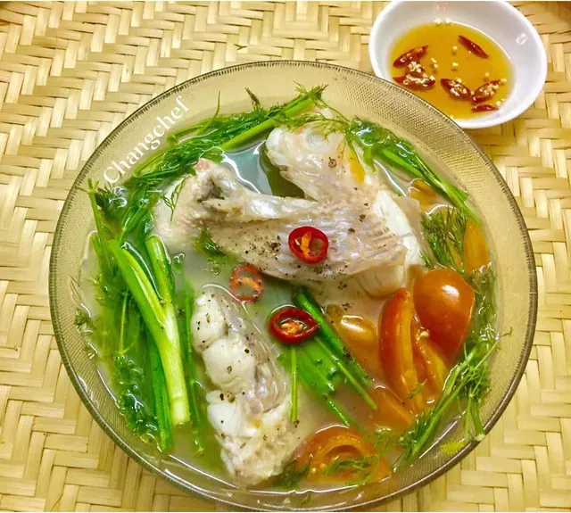 Canh sườn nấu chua