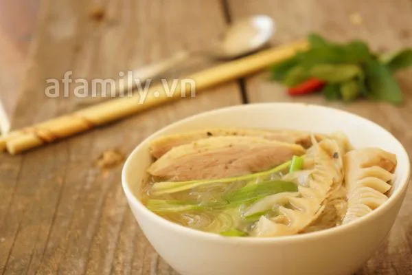 [Chế biến] – Bún vịt nấu măng