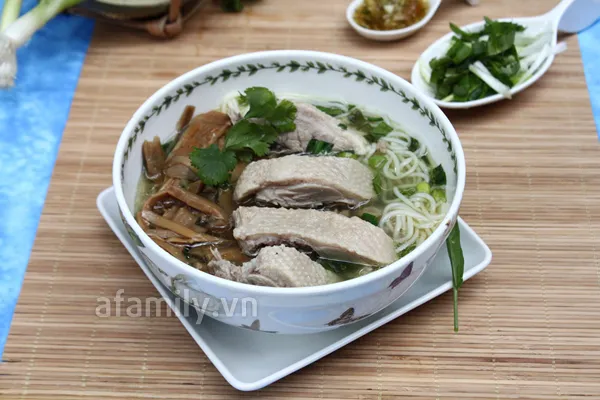 [Chế biến] – Bún vịt nấu măng