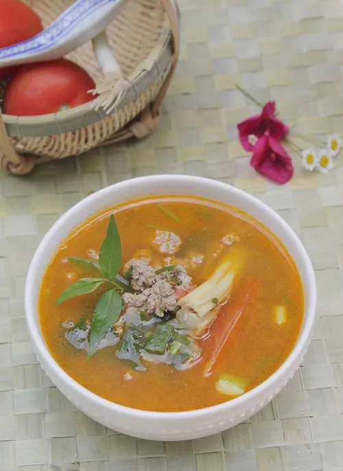 [Chế biến]-Canh thịt bò nấu với cà chua