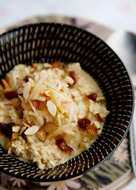 [Chế biến] – Cháo yến mạch lạnh với hoa quả khô (Bircher muesli)