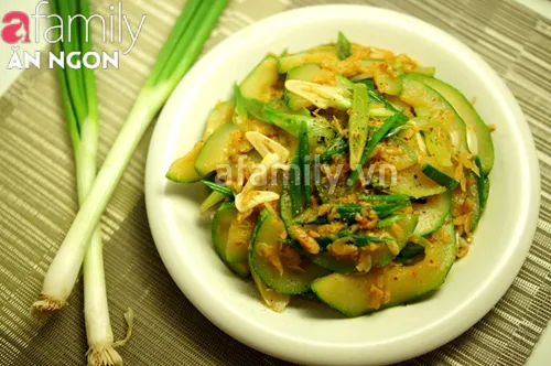 [Chế biến]-Mận hậu dầm: món ăn vặt khó chối từ