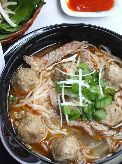 [Chế biến]-Phở bò viên sa tế