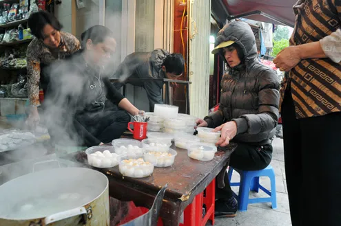 [Chế biến]- Tết Hàn thực, thêm bánh chay nhân lạc