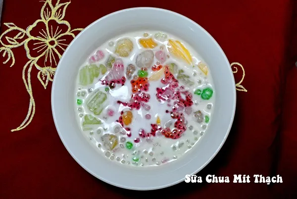 Chè sữa chua mít 24 phố Bà Triệu