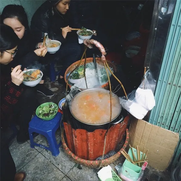 Có đi khắp nơi ăn bún ốc, rồi cũng chẳng bằng 6 quán siêu ngon ở Hà Nội này