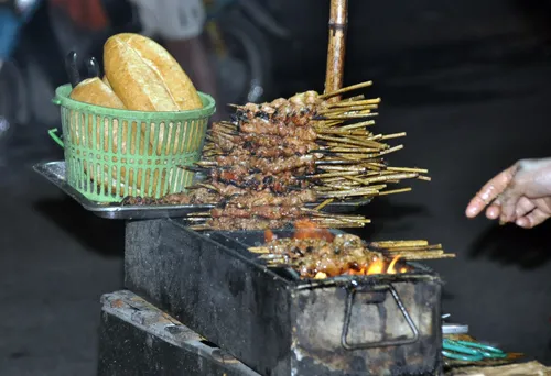 Cùng tìm lại những quán ăn của t.uổi thơ