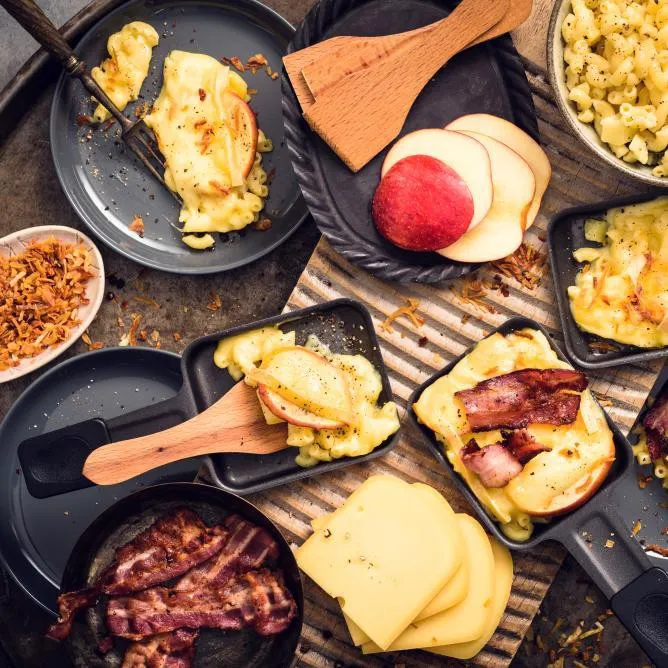 Cuối tuần rủ nhau đi ăn “sang chảnh” với phô mai nướng Raclette