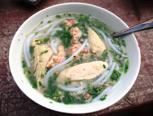 Đà Nẵng: Đi ăn bánh canh xương chả, cá lóc