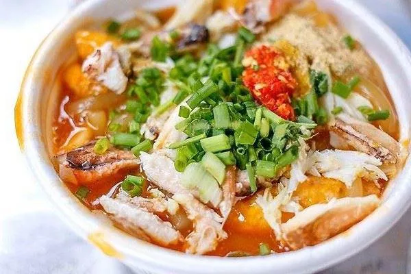 Địa chỉ cuối tuần: 2 tiệm bánh canh ‘đắt xắt ra miếng’