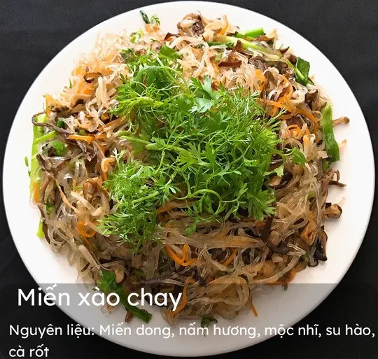 Độc đáo bánh giầy ngũ sắc