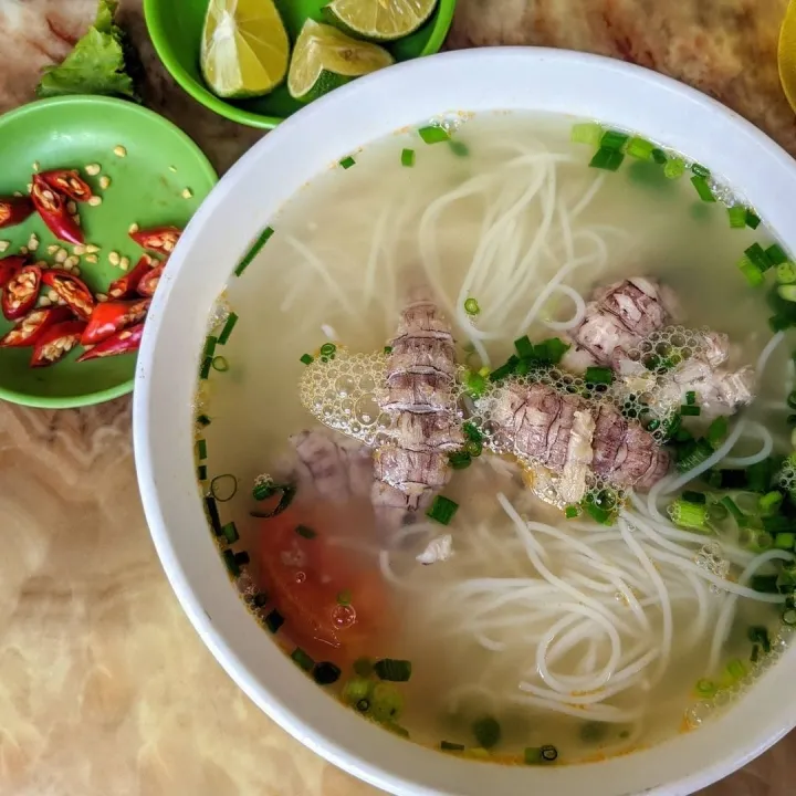 Hạ Long có bún bề bề