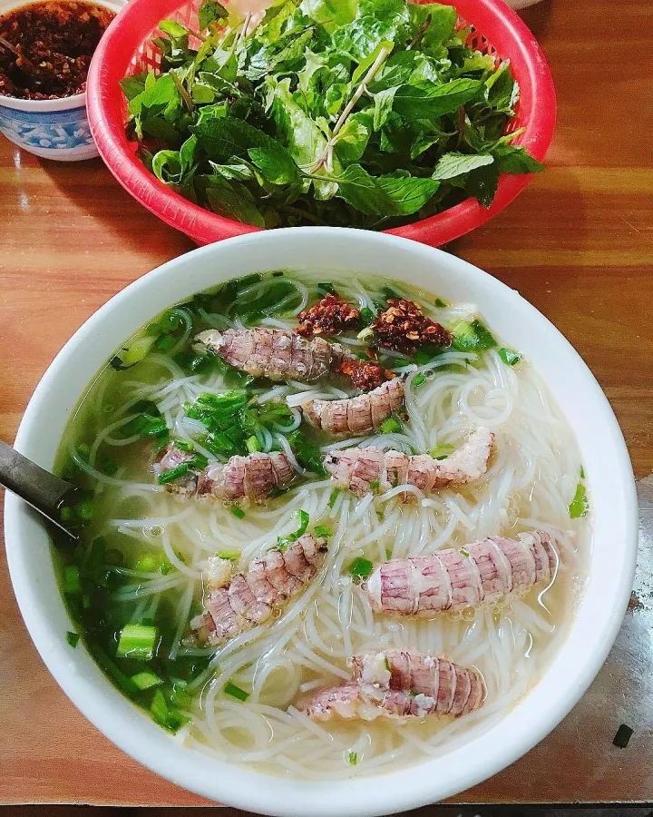 Hạ Long có bún bề bề