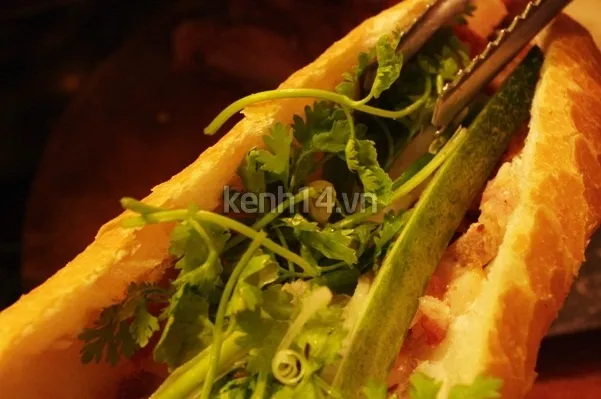 Khám phá “thiên đường” bánh mì heo quay ở Sài Gòn