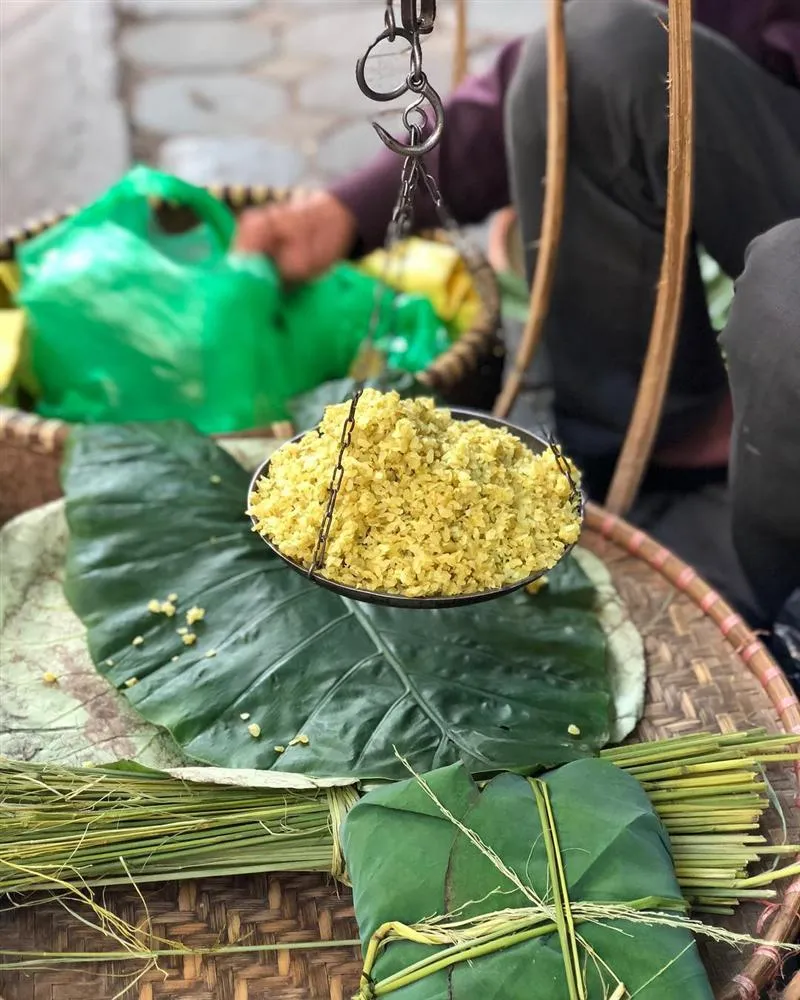 Kỳ Duyên khoe ăn đặc sản Hà Nội ‘đúng bài’, nhìn món ăn cư dân mạng thắc mắc một điều