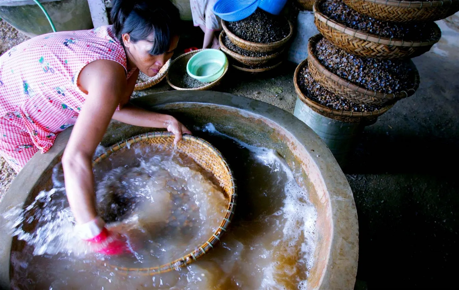 Mang hương vị ẩm thực xứ Huế về căn bếp nhà bạn với món hến xào xúc bánh đa “cay xé lưỡi”