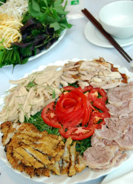 Mới lạ buffet cuốn ở Hà Nội