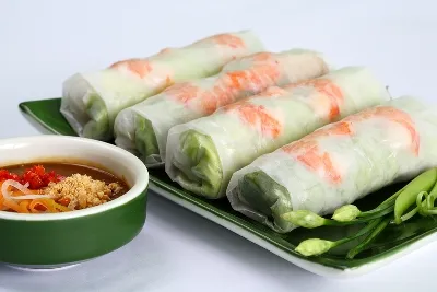 Mới lạ buffet cuốn ở Hà Nội