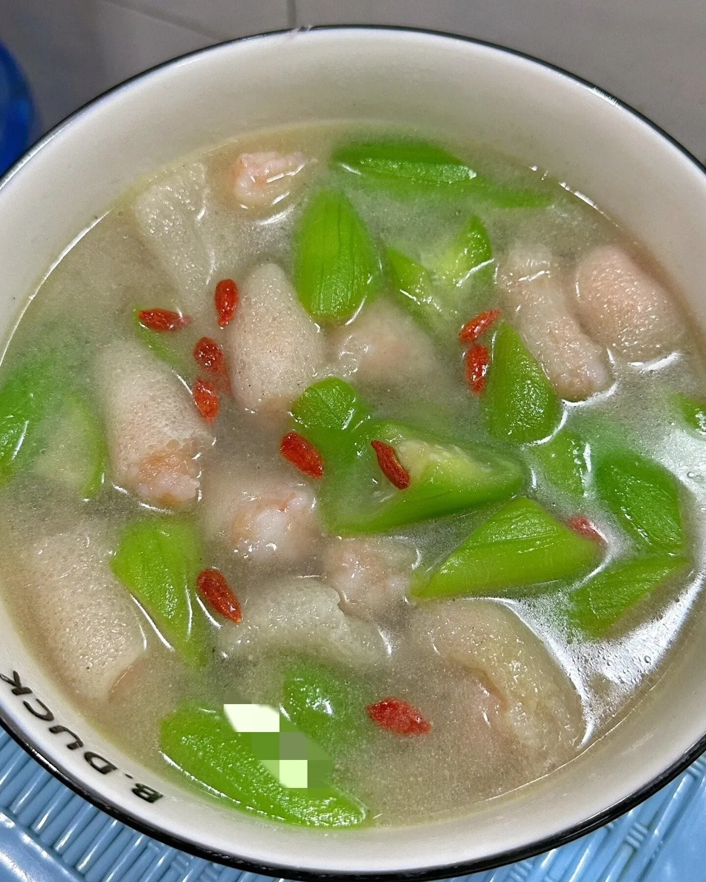 Món canh dưỡng nhan và giải nhiệt mùa hè chị em nên ăn ít nhất 1 lần/tháng, giúp da trắng sáng lại mịn màng